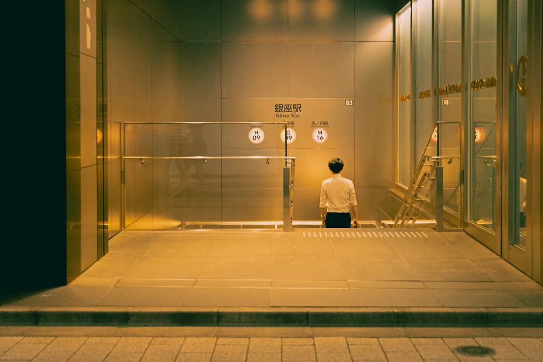 车企与智驾提供商加深合作 宝马联手Momenta发布专属智驾系统